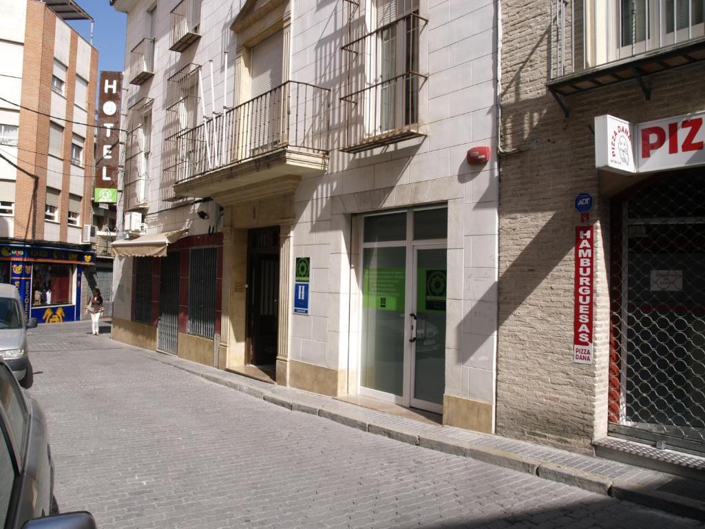 Hotel Al-Yussana Lucena Buitenkant foto