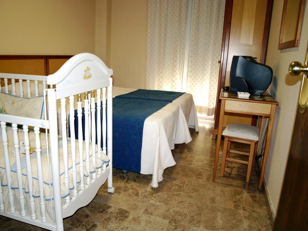 Hotel Al-Yussana Lucena Buitenkant foto