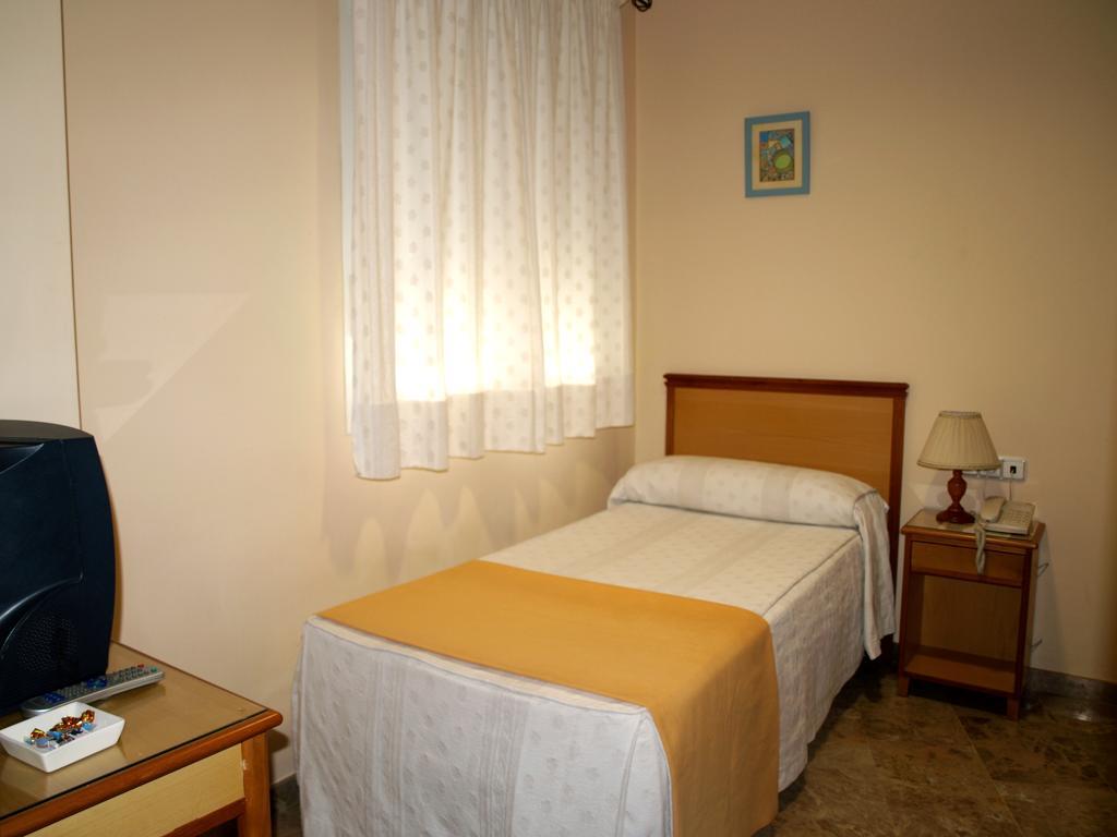 Hotel Al-Yussana Lucena Buitenkant foto