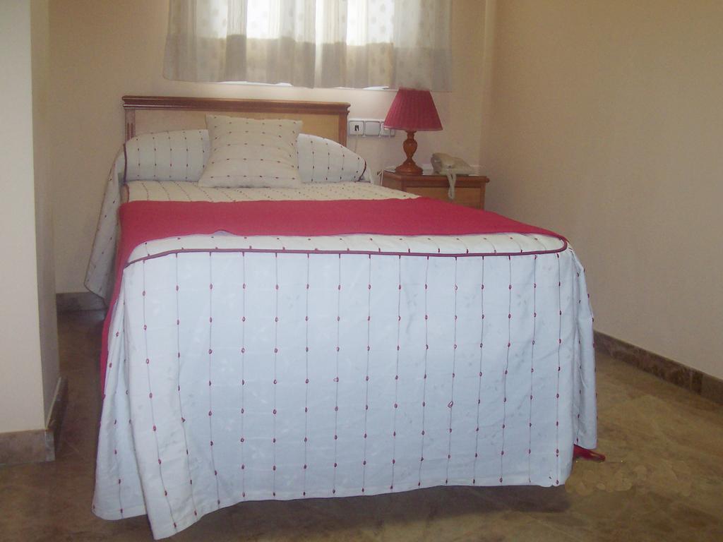 Hotel Al-Yussana Lucena Buitenkant foto