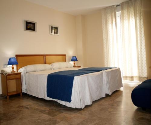 Hotel Al-Yussana Lucena Buitenkant foto