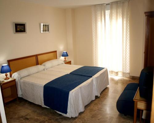 Hotel Al-Yussana Lucena Buitenkant foto